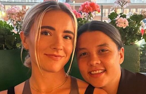 Are Sam Kerr and Kristie Mewis ENGAGED?