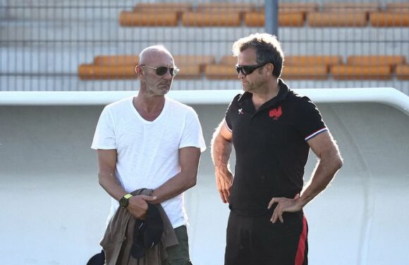 Former Manchester United star tries his hand at rugby