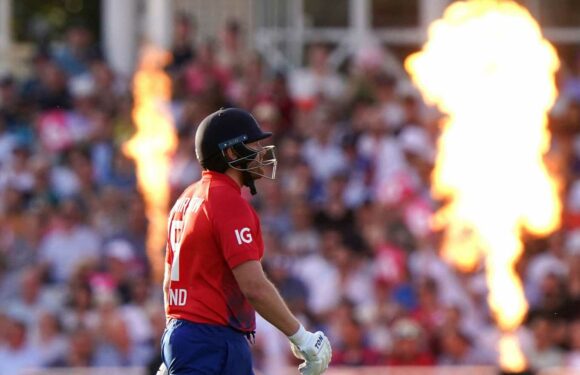 Jonny Bairstow leads England to 175 but fightback gives New Zealand hope
