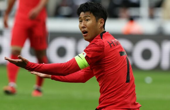 Son Heung-min shows his disbelief after being denied a BLATANT penalty