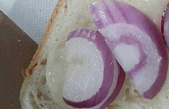 Football fans up in arms at ‘worst footy scran of all time’ that’ll cost you 85p
