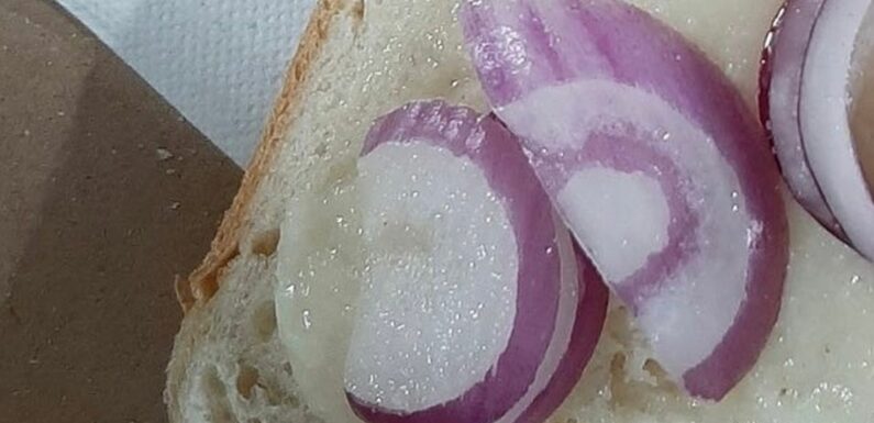 Football fans up in arms at ‘worst footy scran of all time’ that’ll cost you 85p
