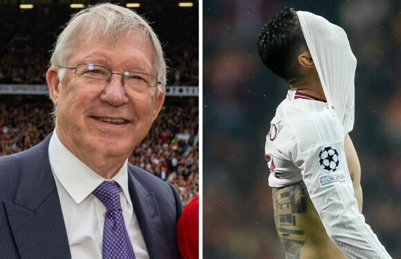 Liverpool hero sticks the knife into Man Utd with Sir Alex Ferguson comparison