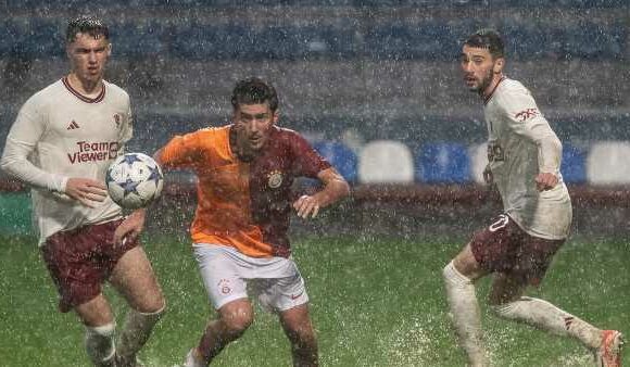 Man United's Under 19s lose to Galatasaray in torrential downpours