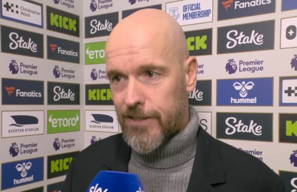 Man Utd boss Erik ten Hag shuts down Garnacho question after bold claim