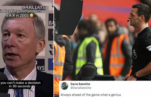 Fans left in amazement at 'genius' Fergie predicting VAR back in 2005