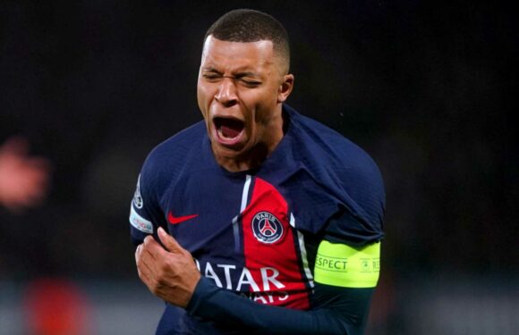 Kylian Mbappe helps 10-man PSG to victory against Le Havre