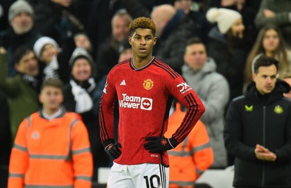 Man United players 'sent a message' to Ten Hag claims Jenas