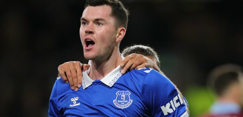 Michael Keane fights through the pain to help Everton march on