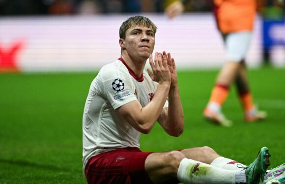 Rasmus Hojlund’s footballing family could help Man Utd qualify against Bayern