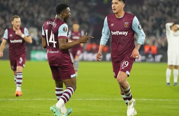 West Ham 2-0 Freiburg: Hammers clinch top spot in Europa League group